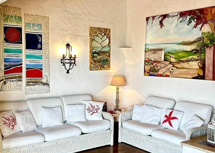 80 M From The Sea At Your Feet Free Parking Mariuccia Tatil Evi Baja Sardinya