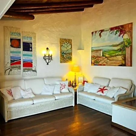 Hébergement de vacances 1 Minute Walk To The Beach-breathtaking Sea Views-private Parking-case Mariuccia *
